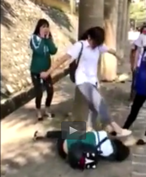 Yên Bái: Thêm một nữ sinh bị đánh hội đồng khi tan học - ảnh 1