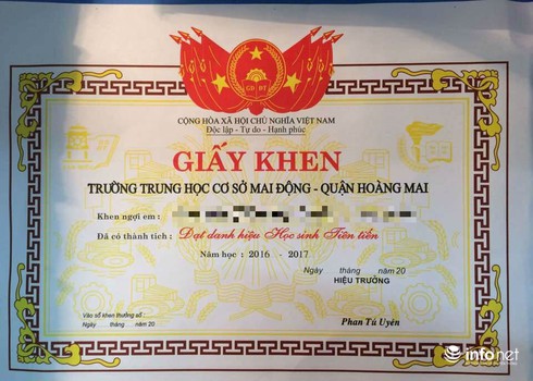 Hà Nội: Lạ lùng giấy khen không có chữ ký và dấu đỏ - ảnh 1