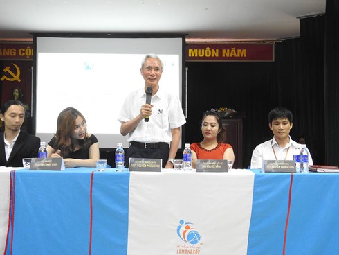 Trường Lômônôxốp cho học sinh trải nghiệm bằng cách tham gia dự án phim ngắn - ảnh 1