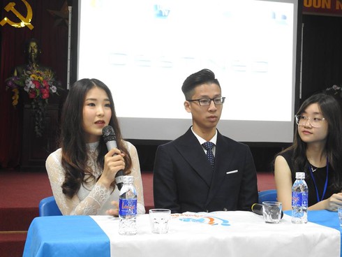 Trường Lômônôxốp cho học sinh trải nghiệm bằng cách tham gia dự án phim ngắn - ảnh 2