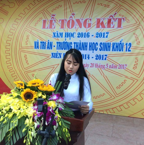 Xúc động bài phát biểu trong lễ tri ân của nữ sinh Trường THPT Phan Bội Châu - ảnh 1