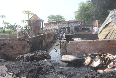 Hỏa hoạn lớn thiêu cháy hàng chục con heo - ảnh 4