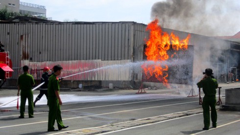 TP.HCM tiếp nhận 15 xe chữa cháy hiện đại - ảnh 2