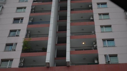 Rơi từ chung cư cao tầng - hiểm nguy rình rập - ảnh 2