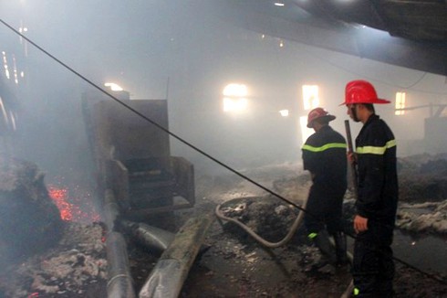 TP.HCM: Cháy lớn xưởng sợi bông, thiệt hại hàng tỉ đồng - ảnh 4