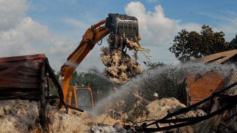 Hỏa hoạn cực lớn thiêu rụi xưởng tái chế bông - ảnh 9