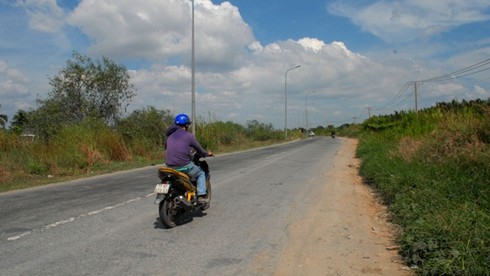Con đường nơi cô gái bị cướp chặt tay: âm u, đáng sợ - ảnh 3
