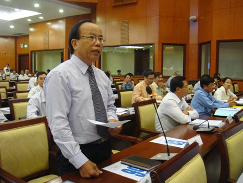 Thu phí đường bộ từ 1/2013: Nơi thu nơi không? - ảnh 2