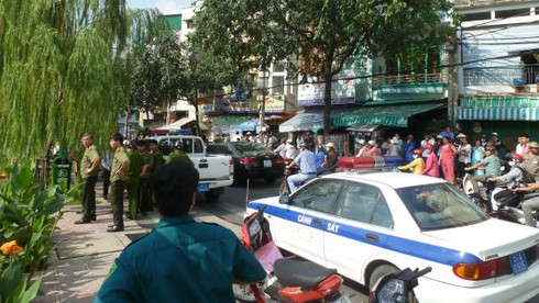 Phát hiện 2 xác trôi trên sông - ảnh 1