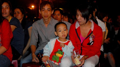 Công nhân bật khóc trong chương trình