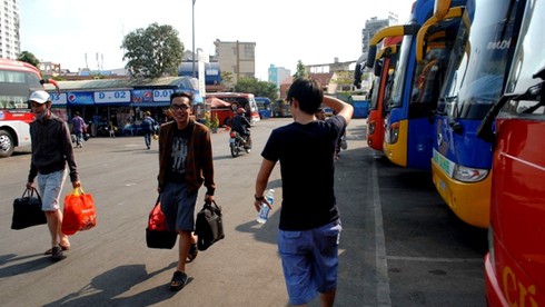 Những hành khách cuối cùng rời bến năm 2012 - ảnh 2
