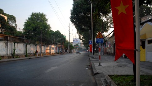 TP.HCM vắng vẻ khác lạ ngày đầu năm - ảnh 8