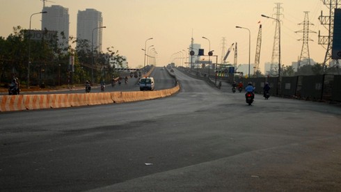 TP.HCM vắng vẻ khác lạ ngày đầu năm - ảnh 13