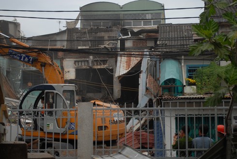 Hiện trường vụ nổ sập 3 ngôi nhà khiến 10 người chết - ảnh 3