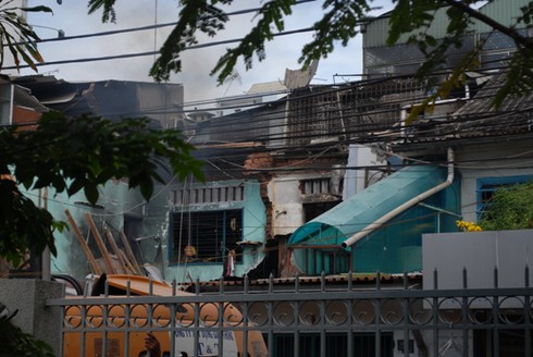 Hiện trường vụ nổ sập 3 ngôi nhà khiến 10 người chết - ảnh 5