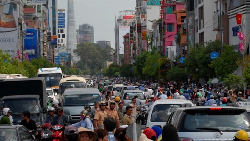 Hàng ngàn người tới đưa tiễn gia đình ông “Phương khói lửa” - ảnh 14