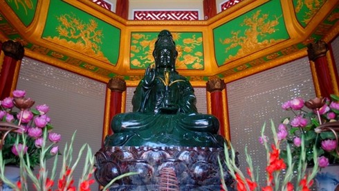 Chiêm ngưỡng tượng Phật ngọc lớn nhất thế giới tại Việt Nam - ảnh 3