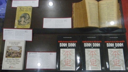Tưng bừng hội sách 2013 - ảnh 4