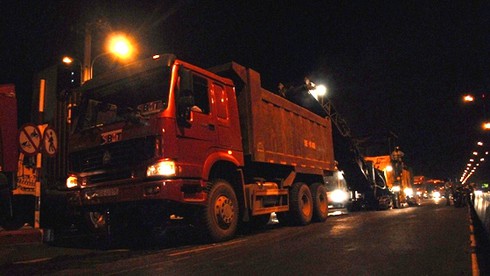 Khắc phục sự cố tại cầu vượt bằng thép đầu tiên - ảnh 2