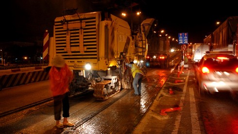 Khắc phục sự cố tại cầu vượt bằng thép đầu tiên - ảnh 3