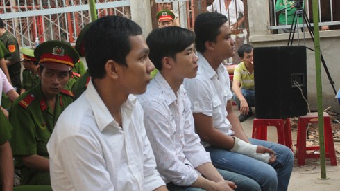 Án tử hình cho kẻ côn đồ cố sát - ảnh 2