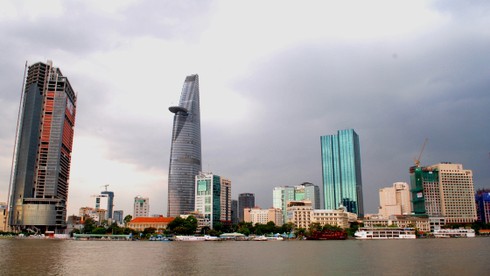 TP.HCM: Năm 2025 GDP bình quân đầu người sẽ đạt hơn 13.000 USD? - ảnh 1