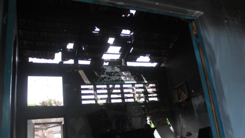 Đốt nhà vì đòi bán nhà để cưới vợ bị gia đình ngăn cản - ảnh 1