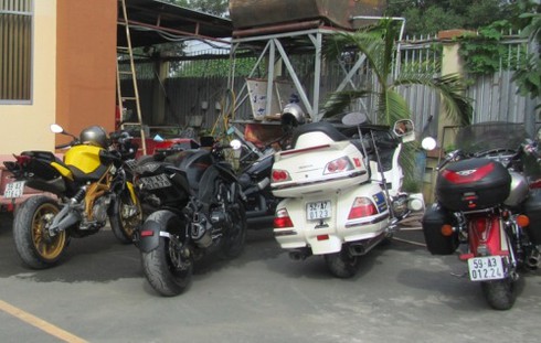 Bắt giữ đoàn xe môtô
