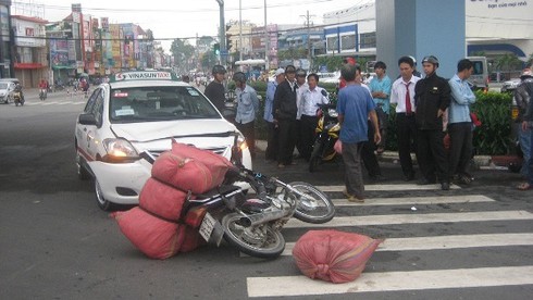 Bắt đối tượng liều lĩnh chạy trốn công an - ảnh 1
