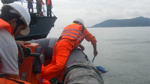 Chìm tàu ở Cần Giờ: Tìm thấy thi thể người nhường áo phao - ảnh 1