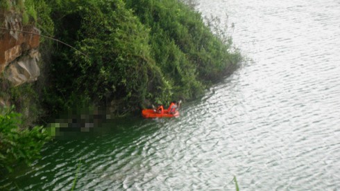 Đi câu cá phát hiện thi thể dưới hồ sâu - ảnh 1