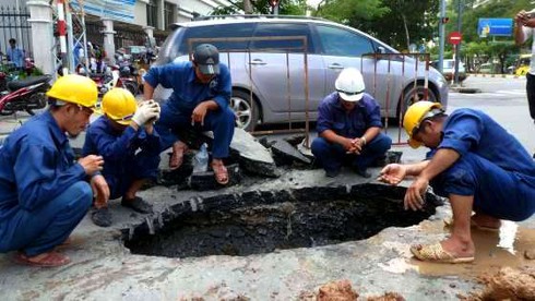 Lương giám đốc Cty thoát nước 2,6 tỷ: Họp báo làm rõ chuyện - ảnh 1