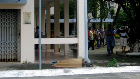 Tp.HCM: Một phụ nữ nhảy lầu tự tử tại bệnh viện - ảnh 1