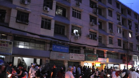 Phê ma túy đá, chạy dọc chung cư giết người cướp của - ảnh 1