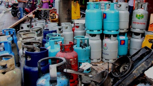 Cừa hàng gas tan hoang sau vụ nổ lớn - ảnh 2
