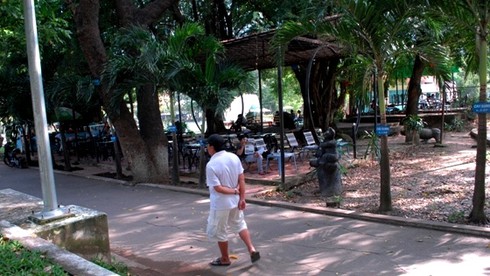 TP.HCM: Nhà hàng, quán nhậu “nuốt chửng” công viên - ảnh 9