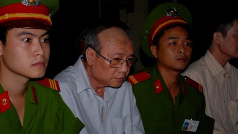 Hình ảnh 2 bị cáo bị tuyên án tử hình trong