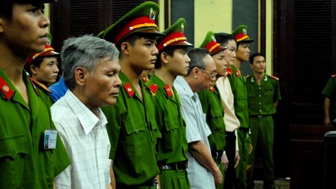 Hình ảnh 2 bị cáo bị tuyên án tử hình trong