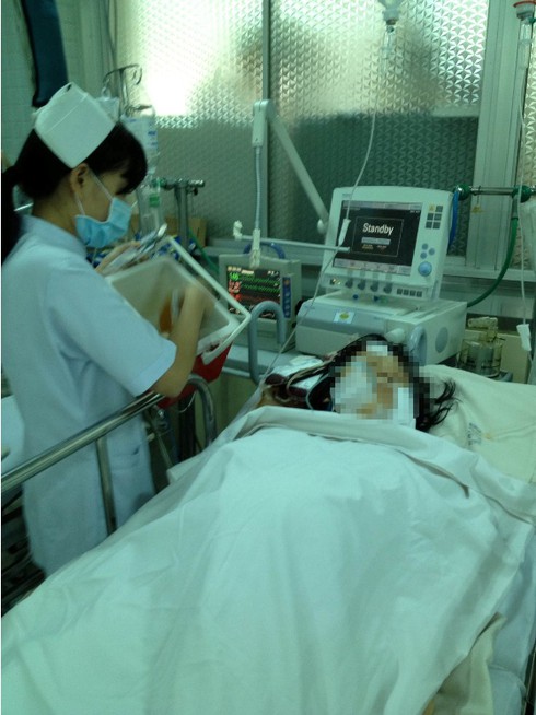 Chồng chém vợ mang bầu 9 tháng, thai nhi lọt ra ngoài - ảnh 1