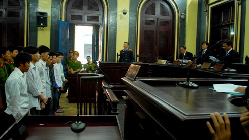 Hình ảnh buổi xét xử băng cướp chặt tay cướp xe SH - ảnh 2