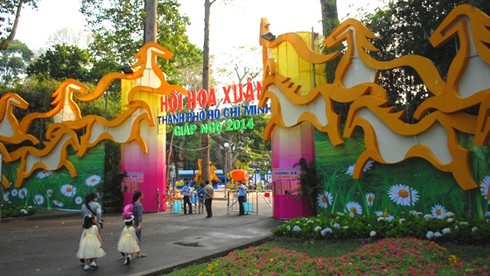 Mở cửa hội hoa xuân lớn nhất TP.HCM - ảnh 1