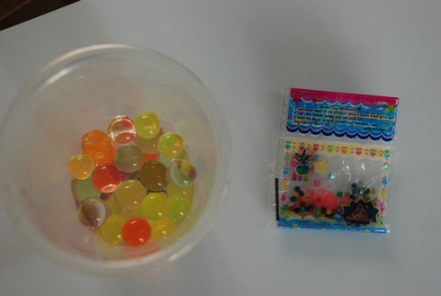 Ngộ độc hóa chất do chơi hạt nhựa nở “trân châu” - ảnh 2