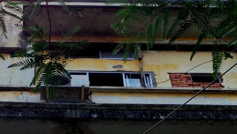 Một phụ nữ thiệt mạng vì bất ngờ rơi từ lầu 3 - ảnh 1