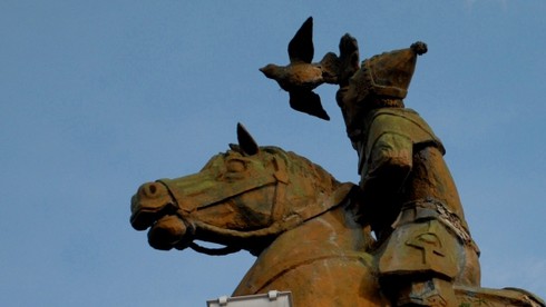Một lần nhìn lại tượng Trần Nguyên Hãn trước khi di dời - ảnh 7