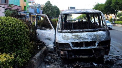 Xe chở hơn 12 bệnh nhân bốc cháy dữ dội - ảnh 5