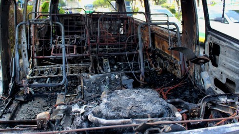 Xe chở hơn 12 bệnh nhân bốc cháy dữ dội - ảnh 4