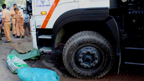 Tài xế xe container không biết mình cán trúng thiếu niên 12 tuổi - ảnh 2