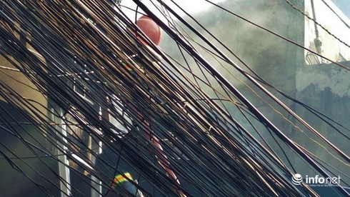 TP.HCM: Cháy lớn tại tiệm tạp hóa bán than, bình ga mini - ảnh 1