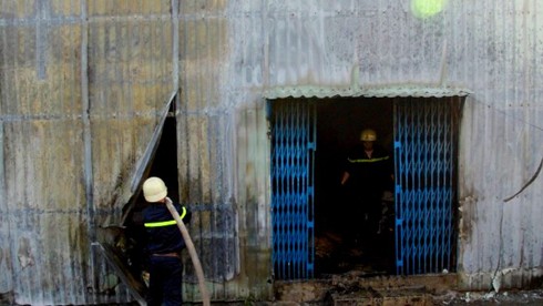 TP.HCM: Cháy lớn tại xưởng sản xuất giấy vệ sinh - ảnh 3