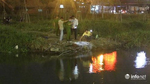 Dây câu văng trúng dây điện, người đàn ông cháy như ngọn đuốc - ảnh 1